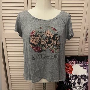 💕TORRID SKULL TOP💕